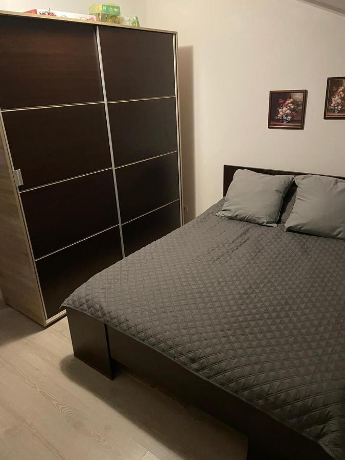 Apartament 2 Camere Chiajna Exteriör bild