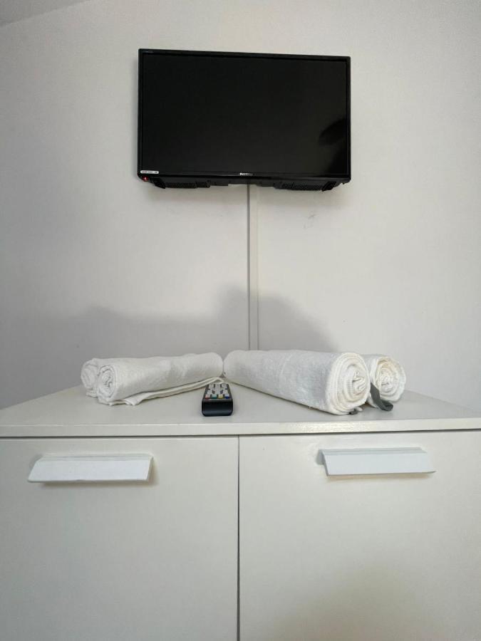 Apartament 2 Camere Chiajna Exteriör bild